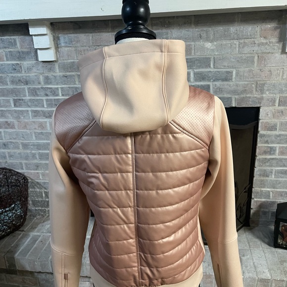 CALIA by Carrie Underwood Women's Blush Puffer Jacket - Picture 4 of 9